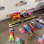 LOTE 304 - 01 LOTE COM VÁRIOS BRINQUEDOS PARA PET. (NOVO) (NO ESTADO) ATENÇÃO! FAZER A VISITAÇÃO ANTES DE ARREMATAR, NÃO SABEMOS SE FUNCIONA. LEILÃO NÃO TEM GARANTIA E NEM DEVOLUÇÃO, SUJEITO A POSSÍVEIS AVARIAS VISÍVEIS/OCULTAS E/OU AUSÊNCIA DE COMPONENTES.