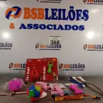 LOTE 368 - 01 LOTE COM COLEIRAS E BRINQUEDOS. (NOVO) (NO ESTADO) ATENÇÃO! FAZER A VISITAÇÃO ANTES DE ARREMATAR, NÃO SABEMOS SE FUNCIONA. LEILÃO NÃO TEM GARANTIA E NEM DEVOLUÇÃO, SUJEITO A POSSÍVEIS AVARIAS VISÍVEIS/OCULTAS E/OU AUSÊNCIA DE COMPONENTES.