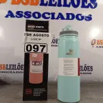 LOTE 097 - 01 GARRAFA TÉRMICA DE 800ML. (NOVO) (NO ESTADO) ATENÇÃO! FAZER A VISITAÇÃO ANTES DE ARREMATAR, NÃO SABEMOS SE FUNCIONA. LEILÃO NÃO TEM GARANTIA E NEM DEVOLUÇÃO, SUJEITO A POSSÍVEIS AVARIAS VISÍVEIS/OCULTAS E/OU AUSÊNCIA DE COMPONENTES.
