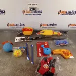 LOTE 296 - 01 LOTE COM VÁRIOS BRINQUEDOS PARA PET. (NOVO) (NO ESTADO) ATENÇÃO! FAZER A VISITAÇÃO ANTES DE ARREMATAR, NÃO SABEMOS SE FUNCIONA. LEILÃO NÃO TEM GARANTIA E NEM DEVOLUÇÃO, SUJEITO A POSSÍVEIS AVARIAS VISÍVEIS/OCULTAS E/OU AUSÊNCIA DE COMPONENTES.