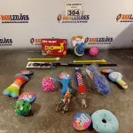 LOTE 304 - 01 LOTE COM VÁRIOS BRINQUEDOS PARA PET. (NOVO) (NO ESTADO) ATENÇÃO! FAZER A VISITAÇÃO ANTES DE ARREMATAR, NÃO SABEMOS SE FUNCIONA. LEILÃO NÃO TEM GARANTIA E NEM DEVOLUÇÃO, SUJEITO A POSSÍVEIS AVARIAS VISÍVEIS/OCULTAS E/OU AUSÊNCIA DE COMPONENTES.