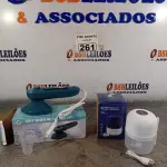 LOTE 261 - 01 MINI FERRO DE PASSAR A VAPOR E 01 01 PROCESSADOR MULTIFUNCIONAL WIRELESS. (NOVO) (NO ESTADO) ATENÇÃO! FAZER A VISITAÇÃO ANTES DE ARREMATAR, NÃO SABEMOS SE FUNCIONA. LEILÃO NÃO TEM GARANTIA E NEM DEVOLUÇÃO, SUJEITO A POSSÍVEIS AVARIAS VISÍVEIS/OCULTAS E/OU AUSÊNCIA DE COMPONENTES.