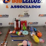 LOTE 336 - 01 LOTE COM VÁRIOS BRINQUEDOS PARA PET. (NOVO) (NO ESTADO) ATENÇÃO! FAZER A VISITAÇÃO ANTES DE ARREMATAR, NÃO SABEMOS SE FUNCIONA. LEILÃO NÃO TEM GARANTIA E NEM DEVOLUÇÃO, SUJEITO A POSSÍVEIS AVARIAS VISÍVEIS/OCULTAS E/OU AUSÊNCIA DE COMPONENTES.