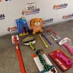 LOTE 317 - 01 LOTE COM VÁRIOS BRINQUEDOS PARA PET. (NOVO) (NO ESTADO) ATENÇÃO! FAZER A VISITAÇÃO ANTES DE ARREMATAR, NÃO SABEMOS SE FUNCIONA. LEILÃO NÃO TEM GARANTIA E NEM DEVOLUÇÃO, SUJEITO A POSSÍVEIS AVARIAS VISÍVEIS/OCULTAS E/OU AUSÊNCIA DE COMPONENTES.