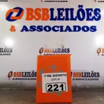 LOTE 221 - 01 JARRA TÉRMICA 1 LITRO. (NOVO) (NO ESTADO) ATENÇÃO! FAZER A VISITAÇÃO ANTES DE ARREMATAR, NÃO SABEMOS SE FUNCIONA. LEILÃO NÃO TEM GARANTIA E NEM DEVOLUÇÃO, SUJEITO A POSSÍVEIS AVARIAS VISÍVEIS/OCULTAS E/OU AUSÊNCIA DE COMPONENTES.