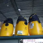 LOTE 376 - 03 ASPIRADORES DE PÓ COM AVARIAS. (NO ESTADO) ATENÇÃO! FAZER A VISITAÇÃO ANTES DE ARREMATAR, NÃO SABEMOS SE FUNCIONA. LEILÃO NÃO TEM GARANTIA E NEM DEVOLUÇÃO, SUJEITO A POSSÍVEIS AVARIAS VISÍVEIS/OCULTAS E/OU AUSÊNCIA DE COMPONENTES.
