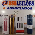 LOTE 204 - 02 GARRAFAS TÉRMICAS, SENDO 01 COM A TAMPA NO FORMATO DE XÍCARA. (NOVO) (NO ESTADO) ATENÇÃO! FAZER A VISITAÇÃO ANTES DE ARREMATAR, NÃO SABEMOS SE FUNCIONA. LEILÃO NÃO TEM GARANTIA E NEM DEVOLUÇÃO, SUJEITO A POSSÍVEIS AVARIAS VISÍVEIS/OCULTAS E/OU AUSÊNCIA DE COMPONENTES.