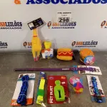 LOTE 298 - 01 LOTE COM VÁRIOS BRINQUEDOS PARA PET. (NOVO) (NO ESTADO) ATENÇÃO! FAZER A VISITAÇÃO ANTES DE ARREMATAR, NÃO SABEMOS SE FUNCIONA. LEILÃO NÃO TEM GARANTIA E NEM DEVOLUÇÃO, SUJEITO A POSSÍVEIS AVARIAS VISÍVEIS/OCULTAS E/OU AUSÊNCIA DE COMPONENTES.