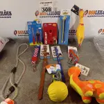LOTE 308 - 01 LOTE COM VÁRIOS BRINQUEDOS PARA PET. (NOVO) (NO ESTADO) ATENÇÃO! FAZER A VISITAÇÃO ANTES DE ARREMATAR, NÃO SABEMOS SE FUNCIONA. LEILÃO NÃO TEM GARANTIA E NEM DEVOLUÇÃO, SUJEITO A POSSÍVEIS AVARIAS VISÍVEIS/OCULTAS E/OU AUSÊNCIA DE COMPONENTES.