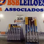 LOTE 226 - 01 LOTE COM 01 KIT CHAVE CANHÃO COM 07 PEÇAS E 01 KIT FENDA E PHILIPS COM 04 PEÇAS. (NOVO) (NO ESTADO) ATENÇÃO! FAZER A VISITAÇÃO ANTES DE ARREMATAR, NÃO SABEMOS SE FUNCIONA. LEILÃO NÃO TEM GARANTIA E NEM DEVOLUÇÃO, SUJEITO A POSSÍVEIS AVARIAS VISÍVEIS/OCULTAS E/OU AUSÊNCIA DE COMPONENTES.