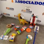 LOTE 343 - 01 LOTE COM VÁRIOS BRINQUEDOS PARA PET. (NOVO) (NO ESTADO) ATENÇÃO! FAZER A VISITAÇÃO ANTES DE ARREMATAR, NÃO SABEMOS SE FUNCIONA. LEILÃO NÃO TEM GARANTIA E NEM DEVOLUÇÃO, SUJEITO A POSSÍVEIS AVARIAS VISÍVEIS/OCULTAS E/OU AUSÊNCIA DE COMPONENTES.
