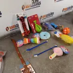 LOTE 336 - 01 LOTE COM VÁRIOS BRINQUEDOS PARA PET. (NOVO) (NO ESTADO) ATENÇÃO! FAZER A VISITAÇÃO ANTES DE ARREMATAR, NÃO SABEMOS SE FUNCIONA. LEILÃO NÃO TEM GARANTIA E NEM DEVOLUÇÃO, SUJEITO A POSSÍVEIS AVARIAS VISÍVEIS/OCULTAS E/OU AUSÊNCIA DE COMPONENTES.
