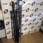 LOTE 370 - 01 TRIPE PARA CÂMERA E 01 TELA DE PROJEÇÃO. (NO ESTADO) ATENÇÃO! FAZER A VISITAÇÃO ANTES DE ARREMATAR, NÃO SABEMOS SE FUNCIONA. LEILÃO NÃO TEM GARANTIA E NEM DEVOLUÇÃO, SUJEITO A POSSÍVEIS AVARIAS VISÍVEIS/OCULTAS E/OU AUSÊNCIA DE COMPONENTES.