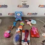 LOTE 322 - 01 LOTE COM VÁRIOS BRINQUEDOS PARA PET. (NOVO) (NO ESTADO) ATENÇÃO! FAZER A VISITAÇÃO ANTES DE ARREMATAR, NÃO SABEMOS SE FUNCIONA. LEILÃO NÃO TEM GARANTIA E NEM DEVOLUÇÃO, SUJEITO A POSSÍVEIS AVARIAS VISÍVEIS/OCULTAS E/OU AUSÊNCIA DE COMPONENTES.