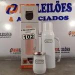 LOTE 102 - 01 GARRAFA TÉRMICA 1 LITRO + 01 COPO DE 160ML. (NOVO) (NO ESTADO) ATENÇÃO! FAZER A VISITAÇÃO ANTES DE ARREMATAR, NÃO SABEMOS SE FUNCIONA. LEILÃO NÃO TEM GARANTIA E NEM DEVOLUÇÃO, SUJEITO A POSSÍVEIS AVARIAS VISÍVEIS/OCULTAS E/OU AUSÊNCIA DE COMPONENTES.