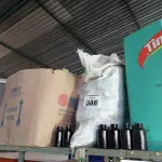 LOTE 388 - 01 LOTE COM GRANDE QUANTIDADE DE FRASCOS PLÁSTICOS. (NO ESTADO) ATENÇÃO! FAZER A VISITAÇÃO ANTES DE ARREMATAR, NÃO SABEMOS SE FUNCIONA. LEILÃO NÃO TEM GARANTIA E NEM DEVOLUÇÃO, SUJEITO A POSSÍVEIS AVARIAS VISÍVEIS/OCULTAS E/OU AUSÊNCIA DE COMPONENTES.