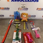 LOTE 317 - 01 LOTE COM VÁRIOS BRINQUEDOS PARA PET. (NOVO) (NO ESTADO) ATENÇÃO! FAZER A VISITAÇÃO ANTES DE ARREMATAR, NÃO SABEMOS SE FUNCIONA. LEILÃO NÃO TEM GARANTIA E NEM DEVOLUÇÃO, SUJEITO A POSSÍVEIS AVARIAS VISÍVEIS/OCULTAS E/OU AUSÊNCIA DE COMPONENTES.