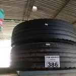 LOTE 386 - 02 PNEUS PARA CAMINHÃO ¾ NAS MEDIDAS 215/75/17.5. (NO ESTADO) ATENÇÃO! FAZER A VISITAÇÃO ANTES DE ARREMATAR, NÃO SABEMOS SE FUNCIONA. LEILÃO NÃO TEM GARANTIA E NEM DEVOLUÇÃO, SUJEITO A POSSÍVEIS AVARIAS VISÍVEIS/OCULTAS E/OU AUSÊNCIA DE COMPONENTES.