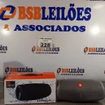 LOTE 228 - 01 CAIXA DE SOM WIRELESS COM CABO E ALÇA CINZA. (NOVO) (NO ESTADO) ATENÇÃO! FAZER A VISITAÇÃO ANTES DE ARREMATAR, NÃO SABEMOS SE FUNCIONA. LEILÃO NÃO TEM GARANTIA E NEM DEVOLUÇÃO, SUJEITO A POSSÍVEIS AVARIAS VISÍVEIS/OCULTAS E/OU AUSÊNCIA DE COMPONENTES.