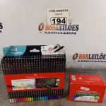 LOTE 194 - 01 CAIXA COM 100 UNIDADES DE ECO LÁPIS E 01 CAIXA COM 25 APONTADORES FABER CASTEL. (NO ESTADO) ATENÇÃO! FAZER A VISITAÇÃO ANTES DE ARREMATAR, NÃO SABEMOS SE FUNCIONA. LEILÃO NÃO TEM GARANTIA E NEM DEVOLUÇÃO, SUJEITO A POSSÍVEIS AVARIAS VISÍVEIS/OCULTAS E/OU AUSÊNCIA DE COMPONENTES.