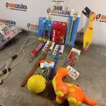 LOTE 308 - 01 LOTE COM VÁRIOS BRINQUEDOS PARA PET. (NOVO) (NO ESTADO) ATENÇÃO! FAZER A VISITAÇÃO ANTES DE ARREMATAR, NÃO SABEMOS SE FUNCIONA. LEILÃO NÃO TEM GARANTIA E NEM DEVOLUÇÃO, SUJEITO A POSSÍVEIS AVARIAS VISÍVEIS/OCULTAS E/OU AUSÊNCIA DE COMPONENTES.