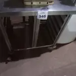 LOTE 346 - 01 CARRINHO PARA BANDEJAS EM INOX. (NO ESTADO) ATENÇÃO! FAZER A VISITAÇÃO ANTES DE ARREMATAR, NÃO SABEMOS SE FUNCIONA. LEILÃO NÃO TEM GARANTIA E NEM DEVOLUÇÃO, SUJEITO A POSSÍVEIS AVARIAS VISÍVEIS/OCULTAS E/OU AUSÊNCIA DE COMPONENTES.