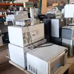LOTE 183 - 03 MICRO-ONDAS DIVERSOS E 01 BALANÇA PEQUENA. (NO ESTADO) ATENÇÃO! FAZER A VISITAÇÃO ANTES DE ARREMATAR, NÃO SABEMOS SE FUNCIONA. LEILÃO NÃO TEM GARANTIA E NEM DEVOLUÇÃO, SUJEITO A POSSÍVEIS AVARIAS VISÍVEIS/OCULTAS E/OU AUSÊNCIA DE COMPONENTES.