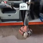 LOTE 321 - 01 ROÇADEIRA A GASOLINA COM AVARIAS. (NO ESTADO) ATENÇÃO! FAZER A VISITAÇÃO ANTES DE ARREMATAR, NÃO SABEMOS SE FUNCIONA. LEILÃO NÃO TEM GARANTIA E NEM DEVOLUÇÃO, SUJEITO A POSSÍVEIS AVARIAS VISÍVEIS/OCULTAS E/OU AUSÊNCIA DE COMPONENTES.