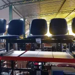 LOTE 122 - 01 LONGARINA 03 LUGARES. (NO ESTADO) ATENÇÃO! FAZER A VISITAÇÃO ANTES DE ARREMATAR, NÃO SABEMOS SE FUNCIONA. LEILÃO NÃO TEM GARANTIA E NEM DEVOLUÇÃO, SUJEITO A POSSÍVEIS AVARIAS VISÍVEIS/OCULTAS E/OU AUSÊNCIA DE COMPONENTES.