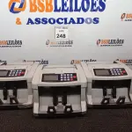 LOTE 248 - 03 CONTADORAS DE CÉDULAS. (NO ESTADO) ATENÇÃO! FAZER A VISITAÇÃO ANTES DE ARREMATAR, NÃO SABEMOS SE FUNCIONA. LEILÃO NÃO TEM GARANTIA E NEM DEVOLUÇÃO, SUJEITO A POSSÍVEIS AVARIAS VISÍVEIS/OCULTAS E/OU AUSÊNCIA DE COMPONENTES.