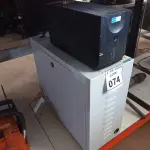 LOTE 074 - 01 BANCO PARA BATERIAS E 01 NOBREAK. (NO ESTADO) ATENÇÃO! FAZER A VISITAÇÃO ANTES DE ARREMATAR, NÃO SABEMOS SE FUNCIONA. LEILÃO NÃO TEM GARANTIA E NEM DEVOLUÇÃO, SUJEITO A POSSÍVEIS AVARIAS VISÍVEIS/OCULTAS E/OU AUSÊNCIA DE COMPONENTES.