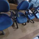 LOTE 358 - 05 CADEIRAS PARA ESCRITÓRIO. (NO ESTADO) ATENÇÃO! FAZER A VISITAÇÃO ANTES DE ARREMATAR, NÃO SABEMOS SE FUNCIONA. LEILÃO NÃO TEM GARANTIA E NEM DEVOLUÇÃO, SUJEITO A POSSÍVEIS AVARIAS VISÍVEIS/OCULTAS E/OU AUSÊNCIA DE COMPONENTES.