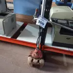 LOTE 309 - 01 ROÇADEIRA A GASOLINA COM AVARIAS. (NO ESTADO) ATENÇÃO! FAZER A VISITAÇÃO ANTES DE ARREMATAR, NÃO SABEMOS SE FUNCIONA. LEILÃO NÃO TEM GARANTIA E NEM DEVOLUÇÃO, SUJEITO A POSSÍVEIS AVARIAS VISÍVEIS/OCULTAS E/OU AUSÊNCIA DE COMPONENTES.