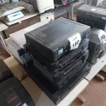 LOTE 180 - 01 LOTE COM VHS DIVERSOS. (NO ESTADO) ATENÇÃO! FAZER A VISITAÇÃO ANTES DE ARREMATAR, NÃO SABEMOS SE FUNCIONA. LEILÃO NÃO TEM GARANTIA E NEM DEVOLUÇÃO, SUJEITO A POSSÍVEIS AVARIAS VISÍVEIS/OCULTAS E/OU AUSÊNCIA DE COMPONENTES.