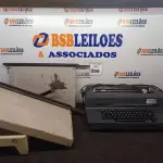 LOTE 098 - 01 MÁQUINA DE DATILOGRAFAR, 01 ENCADERNADORA E 01 CORTADORA DE PAPEL. (NO ESTADO) ATENÇÃO! FAZER A VISITAÇÃO ANTES DE ARREMATAR, NÃO SABEMOS SE FUNCIONA. LEILÃO NÃO TEM GARANTIA E NEM DEVOLUÇÃO, SUJEITO A POSSÍVEIS AVARIAS VISÍVEIS/OCULTAS E/OU AUSÊNCIA DE COMPONENTES.