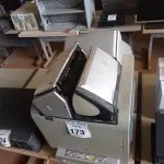 LOTE 173 - 01 LOTE COM IMPRESSORAS E SCANNER’S DIVERSOS. (NO ESTADO) ATENÇÃO! FAZER A VISITAÇÃO ANTES DE ARREMATAR, NÃO SABEMOS SE FUNCIONA. LEILÃO NÃO TEM GARANTIA E NEM DEVOLUÇÃO, SUJEITO A POSSÍVEIS AVARIAS VISÍVEIS/OCULTAS E/OU AUSÊNCIA DE COMPONENTES.