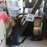 LOTE 226 - 01 SOPRADOR DE FOLHAS COSTAL A GASOLINA VONDER. (NO ESTADO) ATENÇÃO! FAZER A VISITAÇÃO ANTES DE ARREMATAR, NÃO SABEMOS SE FUNCIONA. LEILÃO NÃO TEM GARANTIA E NEM DEVOLUÇÃO, SUJEITO A POSSÍVEIS AVARIAS VISÍVEIS/OCULTAS E/OU AUSÊNCIA DE COMPONENTES.