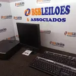 LOTE 104 - 01 CPU HP E 01 MONITOR COM TECLADO. (NO ESTADO) ATENÇÃO! FAZER A VISITAÇÃO ANTES DE ARREMATAR, NÃO SABEMOS SE FUNCIONA. LEILÃO NÃO TEM GARANTIA E NEM DEVOLUÇÃO, SUJEITO A POSSÍVEIS AVARIAS VISÍVEIS/OCULTAS E/OU AUSÊNCIA DE COMPONENTES.
