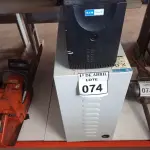 LOTE 074 - 01 BANCO PARA BATERIAS E 01 NOBREAK. (NO ESTADO) ATENÇÃO! FAZER A VISITAÇÃO ANTES DE ARREMATAR, NÃO SABEMOS SE FUNCIONA. LEILÃO NÃO TEM GARANTIA E NEM DEVOLUÇÃO, SUJEITO A POSSÍVEIS AVARIAS VISÍVEIS/OCULTAS E/OU AUSÊNCIA DE COMPONENTES.