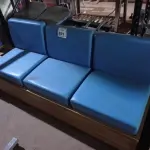 LOTE 351 - 01 BANCO EM MADEIRA COM 03 ACENTOS. (NO ESTADO) ATENÇÃO! FAZER A VISITAÇÃO ANTES DE ARREMATAR, NÃO SABEMOS SE FUNCIONA. LEILÃO NÃO TEM GARANTIA E NEM DEVOLUÇÃO, SUJEITO A POSSÍVEIS AVARIAS VISÍVEIS/OCULTAS E/OU AUSÊNCIA DE COMPONENTES.