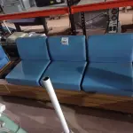LOTE 357 - 01 BANCO EM MADEIRA COM 03 ACENTOS. (NO ESTADO) ATENÇÃO! FAZER A VISITAÇÃO ANTES DE ARREMATAR, NÃO SABEMOS SE FUNCIONA. LEILÃO NÃO TEM GARANTIA E NEM DEVOLUÇÃO, SUJEITO A POSSÍVEIS AVARIAS VISÍVEIS/OCULTAS E/OU AUSÊNCIA DE COMPONENTES.