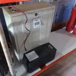 LOTE 332 - 01 BANCO PARA BATERIAS E 01 NOBREAK. (NO ESTADO) ATENÇÃO! FAZER A VISITAÇÃO ANTES DE ARREMATAR, NÃO SABEMOS SE FUNCIONA. LEILÃO NÃO TEM GARANTIA E NEM DEVOLUÇÃO, SUJEITO A POSSÍVEIS AVARIAS VISÍVEIS/OCULTAS E/OU AUSÊNCIA DE COMPONENTES.
