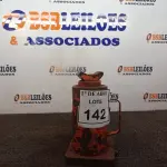 LOTE 142 - 01 MACACO GARRAFÃO. (NO ESTADO) ATENÇÃO! FAZER A VISITAÇÃO ANTES DE ARREMATAR, NÃO SABEMOS SE FUNCIONA. LEILÃO NÃO TEM GARANTIA E NEM DEVOLUÇÃO, SUJEITO A POSSÍVEIS AVARIAS VISÍVEIS/OCULTAS E/OU AUSÊNCIA DE COMPONENTES.