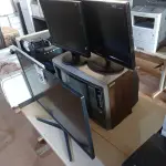 LOTE 256 - 01 TV ANTIGA E 03 MONITORES. (NO ESTADO) ATENÇÃO! FAZER A VISITAÇÃO ANTES DE ARREMATAR, NÃO SABEMOS SE FUNCIONA. LEILÃO NÃO TEM GARANTIA E NEM DEVOLUÇÃO, SUJEITO A POSSÍVEIS AVARIAS VISÍVEIS/OCULTAS E/OU AUSÊNCIA DE COMPONENTES.
