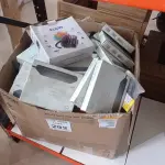 LOTE 292 - 01 LOTE COM ROTEADORES, CABOS DIVERSOS. (NO ESTADO) ATENÇÃO! FAZER A VISITAÇÃO ANTES DE ARREMATAR, NÃO SABEMOS SE FUNCIONA. LEILÃO NÃO TEM GARANTIA E NEM DEVOLUÇÃO, SUJEITO A POSSÍVEIS AVARIAS VISÍVEIS/OCULTAS E/OU AUSÊNCIA DE COMPONENTES.