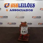 LOTE 142 - 01 MACACO GARRAFÃO. (NO ESTADO) ATENÇÃO! FAZER A VISITAÇÃO ANTES DE ARREMATAR, NÃO SABEMOS SE FUNCIONA. LEILÃO NÃO TEM GARANTIA E NEM DEVOLUÇÃO, SUJEITO A POSSÍVEIS AVARIAS VISÍVEIS/OCULTAS E/OU AUSÊNCIA DE COMPONENTES.