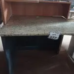LOTE 277 - 01 MESA COM TAMPO EM GRANITO. (NO ESTADO) ATENÇÃO! FAZER A VISITAÇÃO ANTES DE ARREMATAR, NÃO SABEMOS SE FUNCIONA. LEILÃO NÃO TEM GARANTIA E NEM DEVOLUÇÃO, SUJEITO A POSSÍVEIS AVARIAS VISÍVEIS/OCULTAS E/OU AUSÊNCIA DE COMPONENTES.