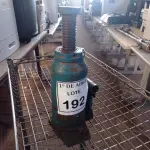 LOTE 192 - 01 MACACO GARRAFÃO. (NO ESTADO) ATENÇÃO! FAZER A VISITAÇÃO ANTES DE ARREMATAR, NÃO SABEMOS SE FUNCIONA. LEILÃO NÃO TEM GARANTIA E NEM DEVOLUÇÃO, SUJEITO A POSSÍVEIS AVARIAS VISÍVEIS/OCULTAS E/OU AUSÊNCIA DE COMPONENTES.
