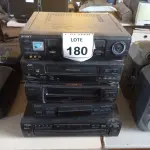 LOTE 180 - 01 LOTE COM VHS DIVERSOS. (NO ESTADO) ATENÇÃO! FAZER A VISITAÇÃO ANTES DE ARREMATAR, NÃO SABEMOS SE FUNCIONA. LEILÃO NÃO TEM GARANTIA E NEM DEVOLUÇÃO, SUJEITO A POSSÍVEIS AVARIAS VISÍVEIS/OCULTAS E/OU AUSÊNCIA DE COMPONENTES.