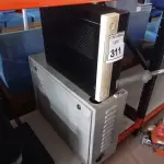 LOTE 311 - 01 BANCO PARA BATERIAS E 01 NOBREAK. (NO ESTADO) ATENÇÃO! FAZER A VISITAÇÃO ANTES DE ARREMATAR, NÃO SABEMOS SE FUNCIONA. LEILÃO NÃO TEM GARANTIA E NEM DEVOLUÇÃO, SUJEITO A POSSÍVEIS AVARIAS VISÍVEIS/OCULTAS E/OU AUSÊNCIA DE COMPONENTES.